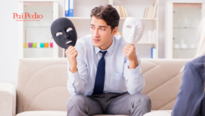 Relação narcisista: saiba como fugir antes que te destrua emocionalmente, reconhecendo sinais de manipulação e máscaras no relacionamento.