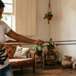 Psicologia Reversa no Amor: Estratégia ou Autoabandono?